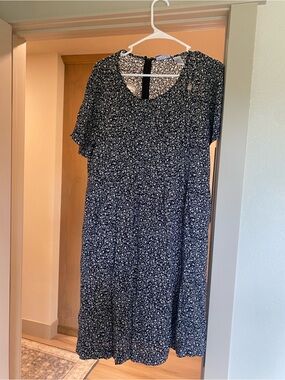 Black Floral Midi Dress with Short Sleeves